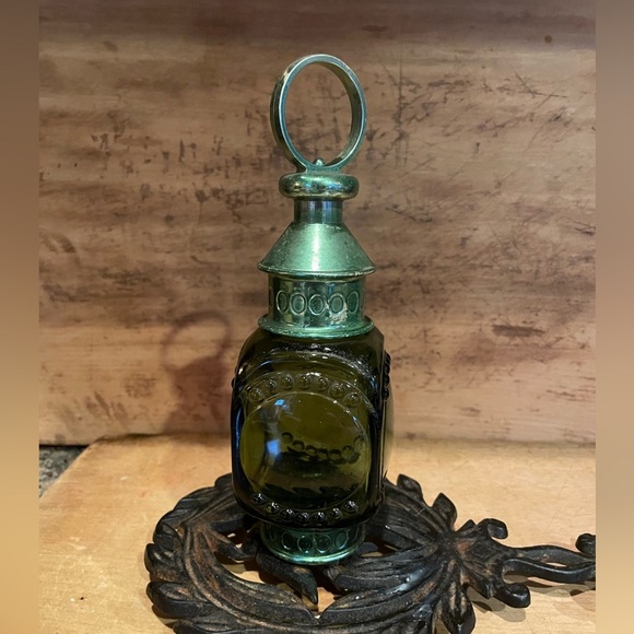 Avon Wild Country Aftershave bottle vintage shaped like a whale oil lantern. - Picture 2 of 13